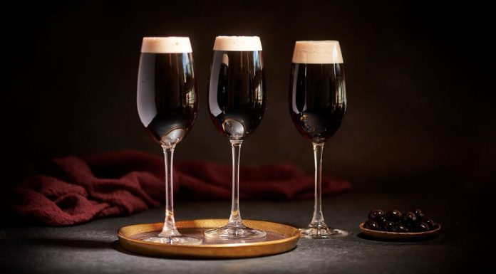 Black Velvet Cocktail Recipe: Delicious Combo of Guinness and Champagne Cocktail Black Velvet Cocktail Recipe
