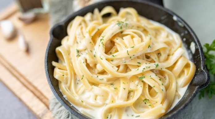 How To Make Alfredo Sauce: Variations And Serving Tips homemade alfredo sauce recipe